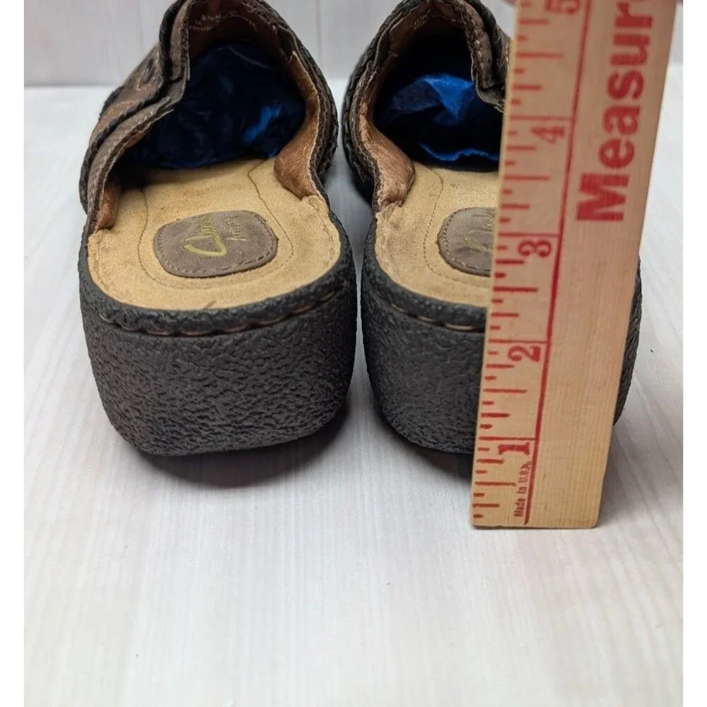 Clarks Artisan Women’s Brown Leather Slip‑On Clogs Mules Shoes Size 8.5 31273